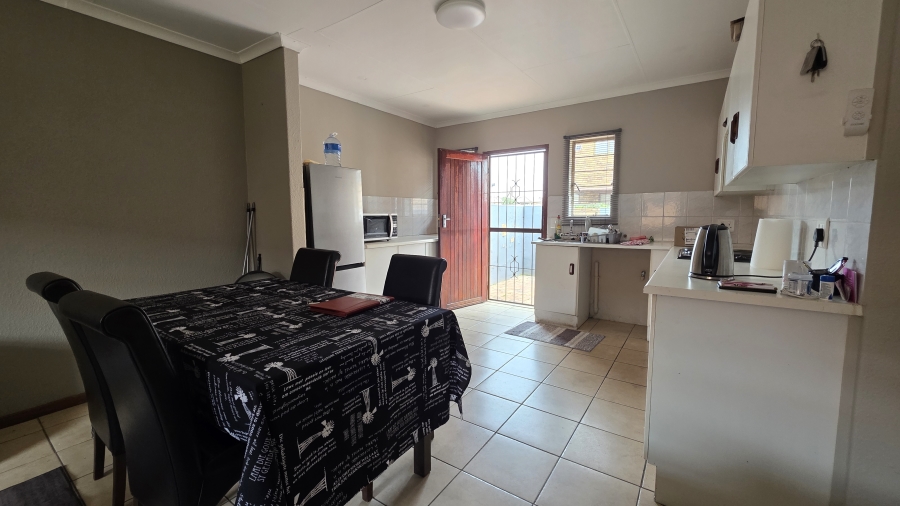 2 Bedroom Property for Sale in Sonneveld Gauteng