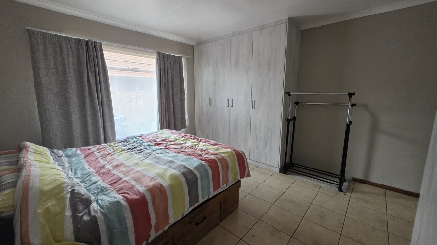 2 Bedroom Property for Sale in Sonneveld Gauteng