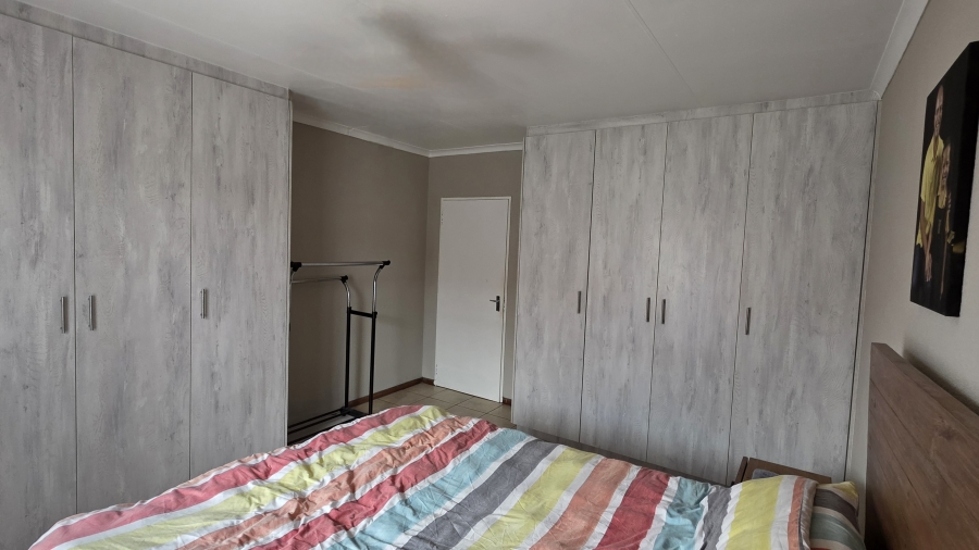 2 Bedroom Property for Sale in Sonneveld Gauteng