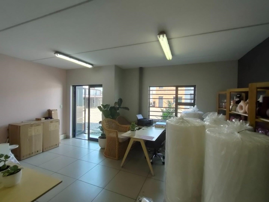 To Let commercial Property for Rent in Strijdom Park Gauteng