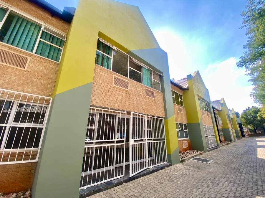 To Let commercial Property for Rent in Grand Central Gauteng