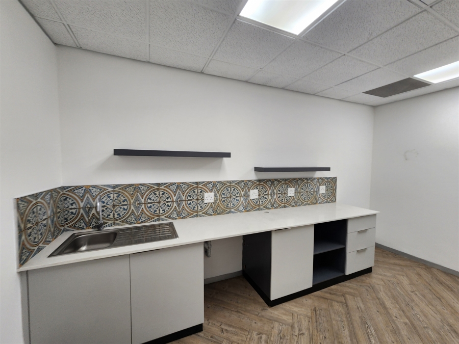 To Let commercial Property for Rent in Barlow Park Gauteng