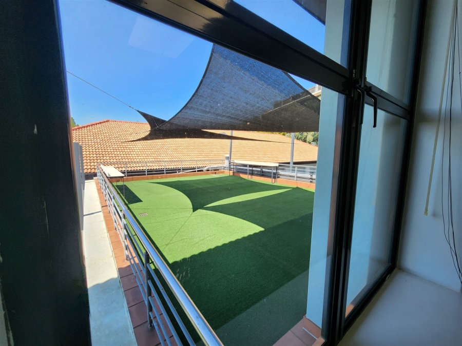 To Let commercial Property for Rent in Barlow Park Gauteng