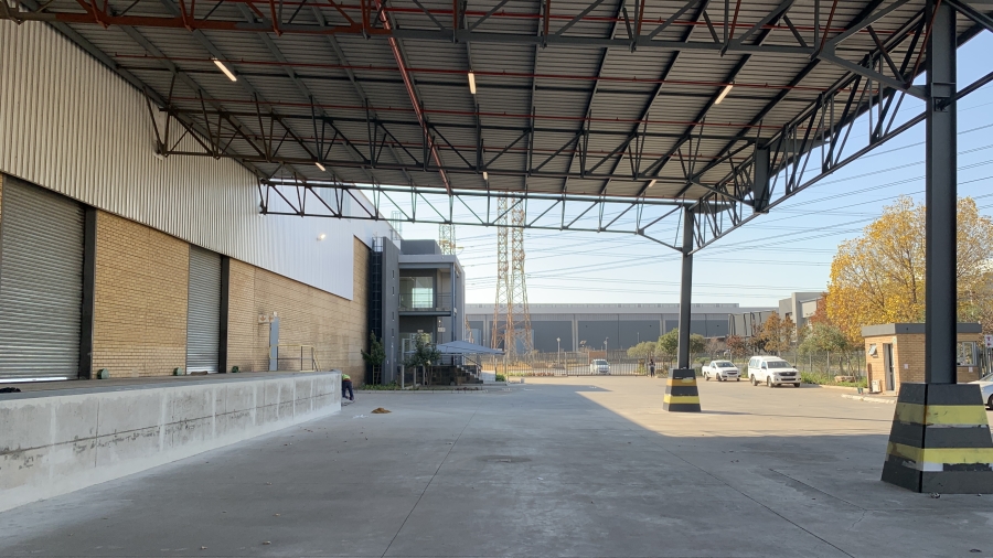 To Let commercial Property for Rent in Gosforth Park Gauteng
