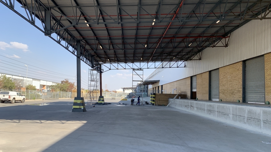 To Let commercial Property for Rent in Gosforth Park Gauteng