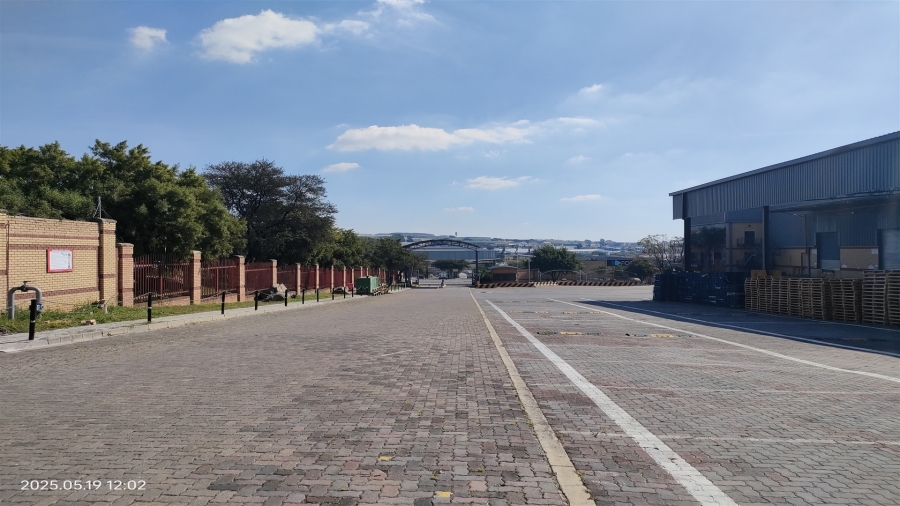 To Let commercial Property for Rent in North Riding Gauteng