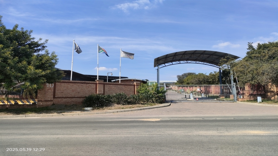 To Let commercial Property for Rent in North Riding Gauteng
