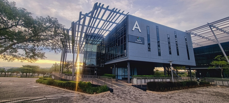 To Let commercial Property for Rent in Woodmead Gauteng