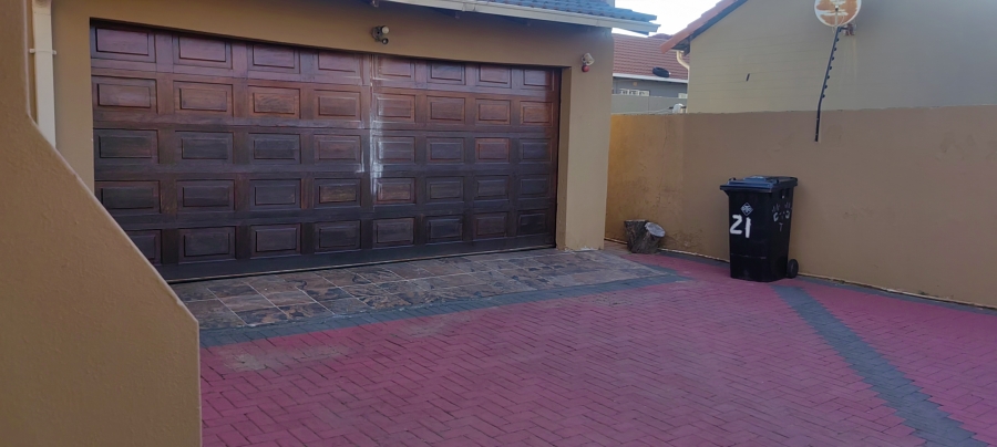 3 Bedroom Property for Sale in Ormonde Gauteng