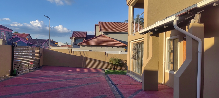 3 Bedroom Property for Sale in Ormonde Gauteng