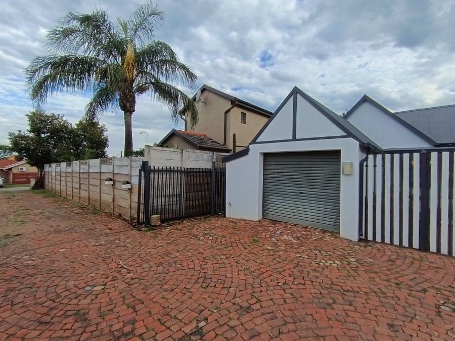 To Let 2 Bedroom Property for Rent in Montana Gauteng