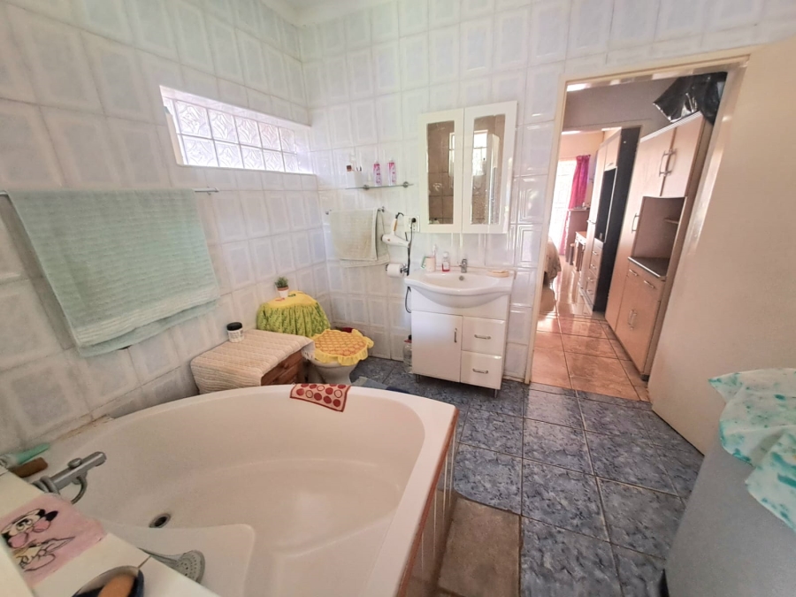 3 Bedroom Property for Sale in Sonland Park Gauteng