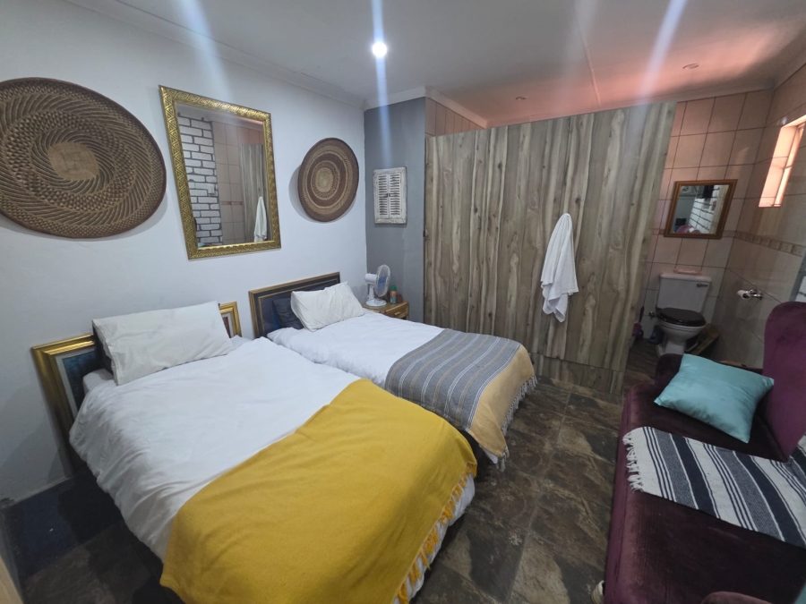 2 Bedroom Property for Sale in Vaaloewer Gauteng