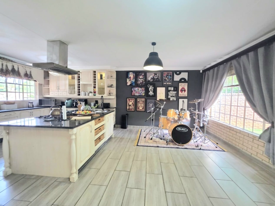 3 Bedroom Property for Sale in Three Rivers Proper Gauteng