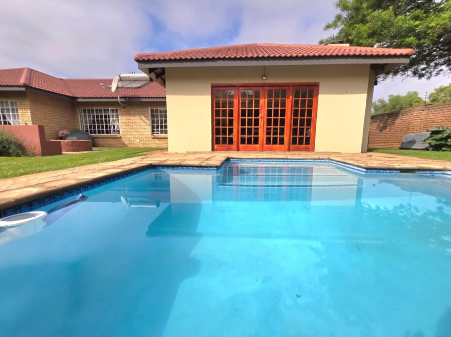 3 Bedroom Property for Sale in Three Rivers Proper Gauteng