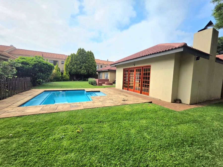 3 Bedroom Property for Sale in Three Rivers Proper Gauteng