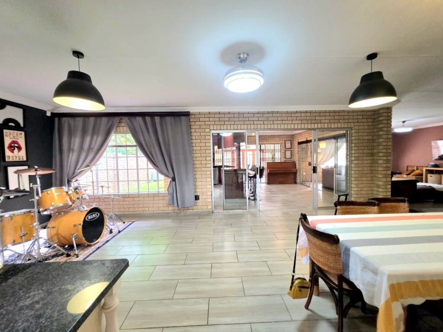 3 Bedroom Property for Sale in Three Rivers Proper Gauteng