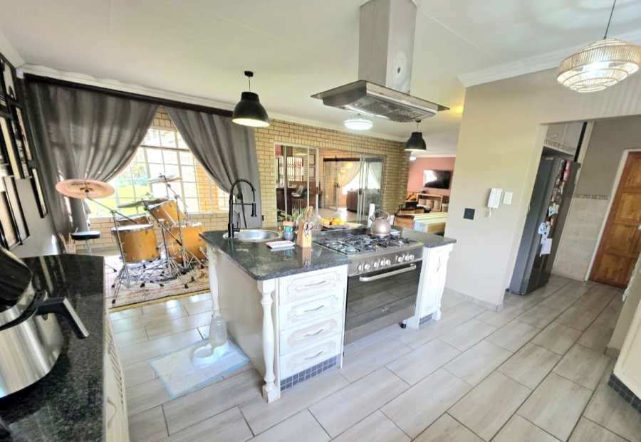3 Bedroom Property for Sale in Three Rivers Proper Gauteng
