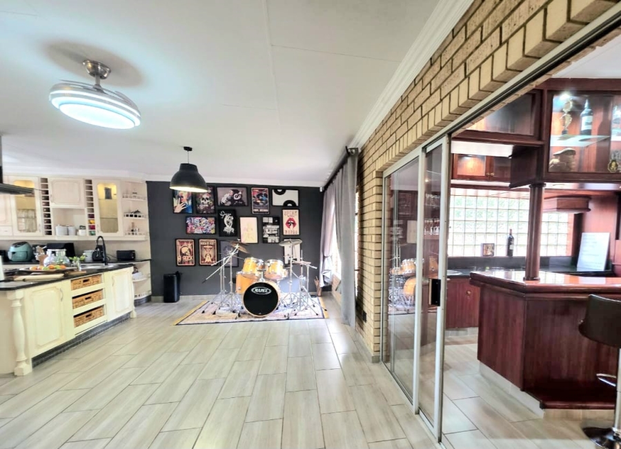 3 Bedroom Property for Sale in Three Rivers Proper Gauteng