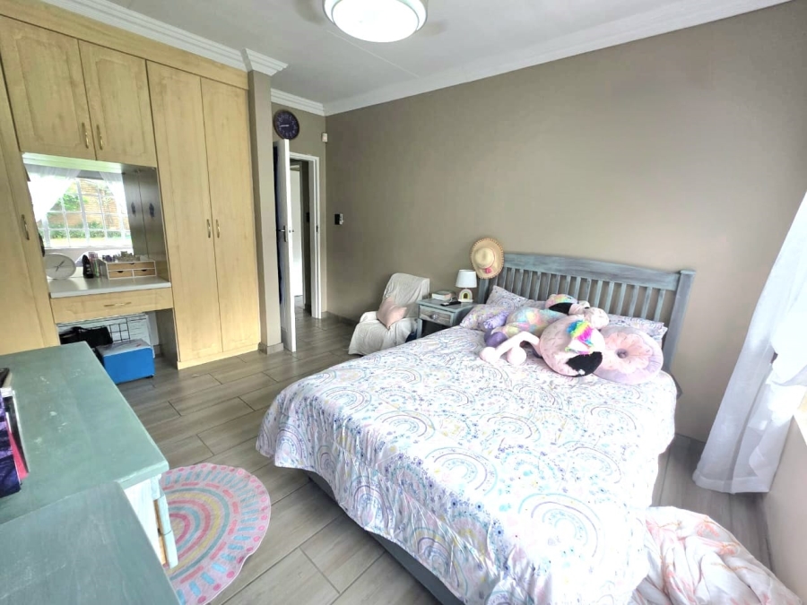 3 Bedroom Property for Sale in Three Rivers Proper Gauteng