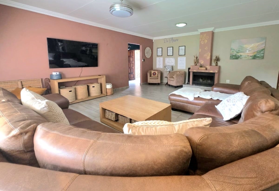 3 Bedroom Property for Sale in Three Rivers Proper Gauteng