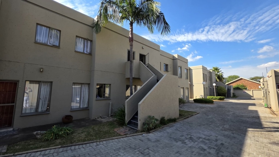 2 Bedroom Property for Sale in Magalieskruin Gauteng