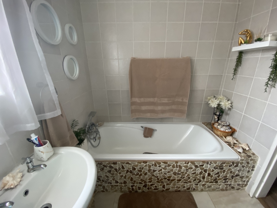 3 Bedroom Property for Sale in Rynfield Gauteng