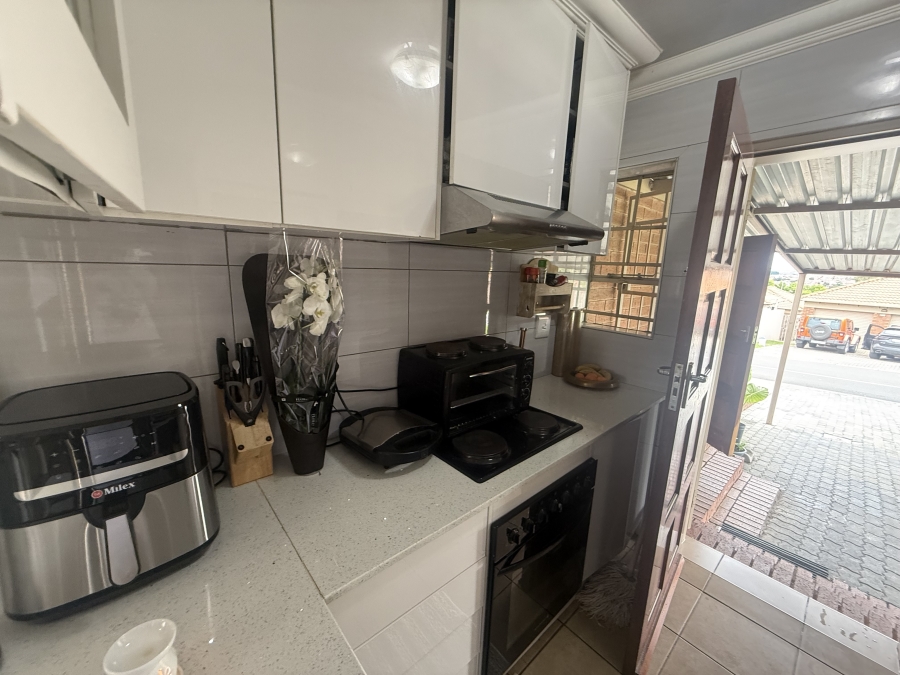3 Bedroom Property for Sale in Thatch Hill Estate Gauteng