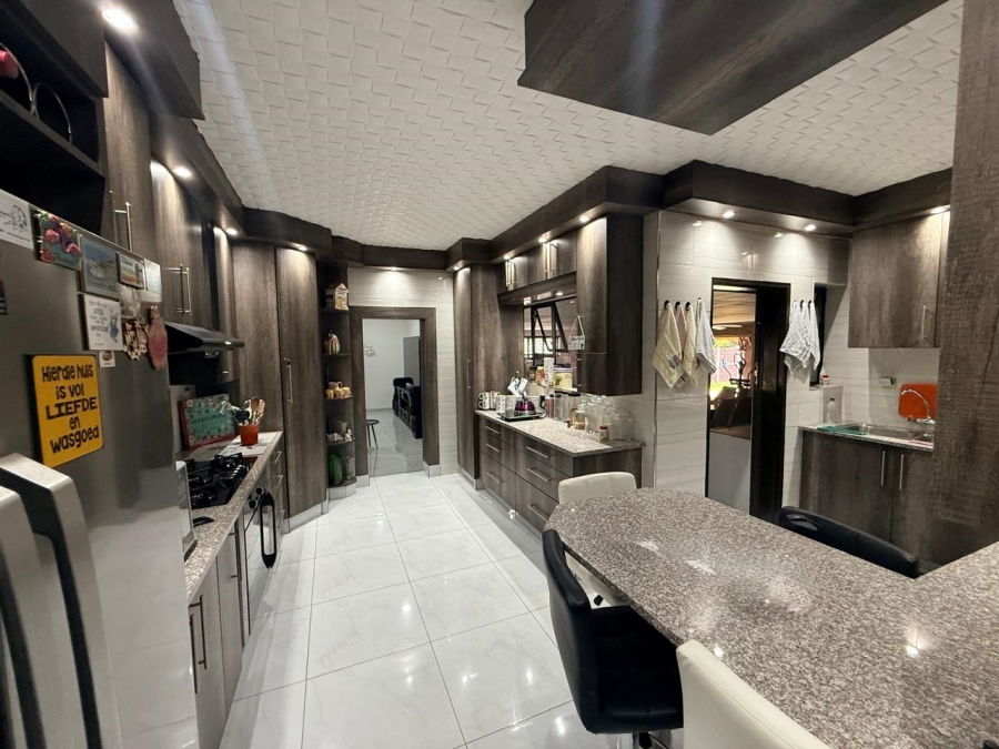 3 Bedroom Property for Sale in Golf Park Gauteng