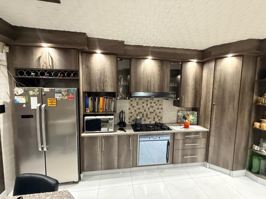 3 Bedroom Property for Sale in Golf Park Gauteng