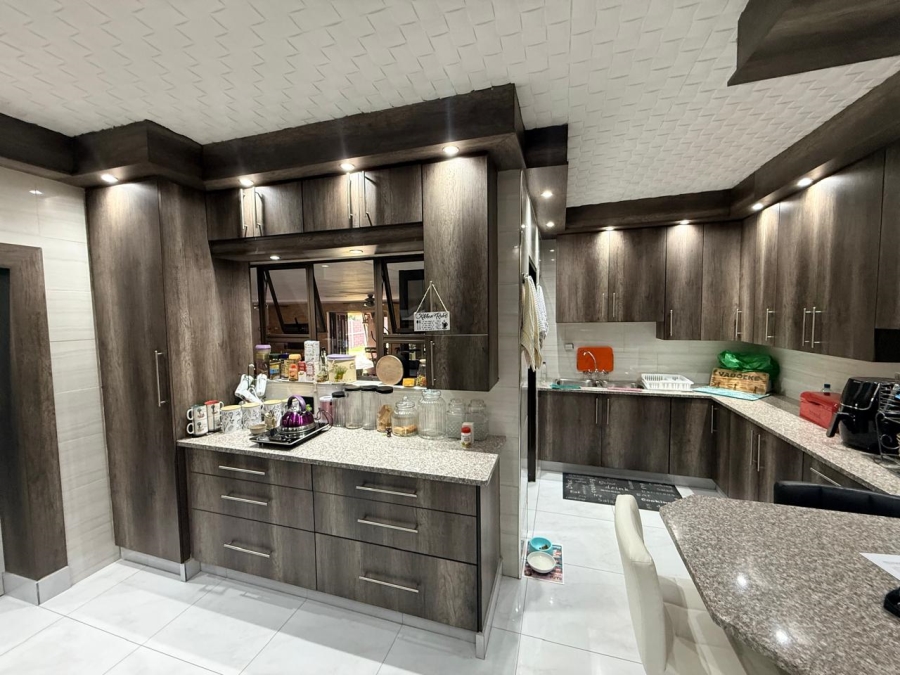 3 Bedroom Property for Sale in Golf Park Gauteng