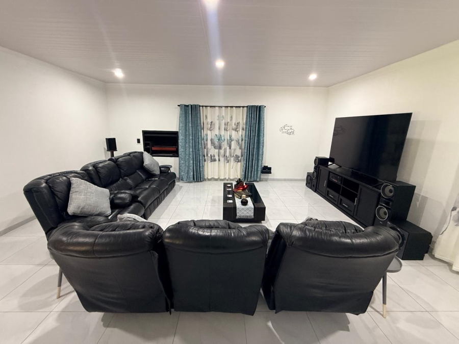 3 Bedroom Property for Sale in Golf Park Gauteng