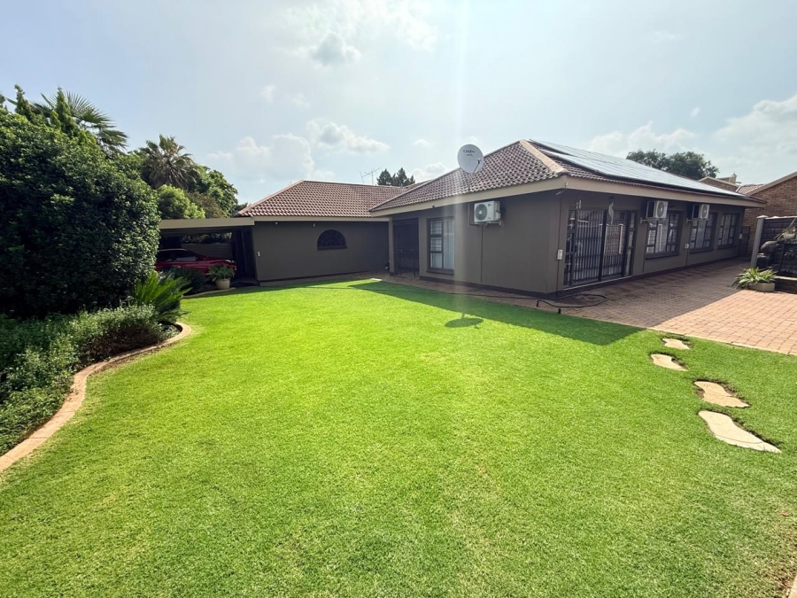3 Bedroom Property for Sale in Golf Park Gauteng