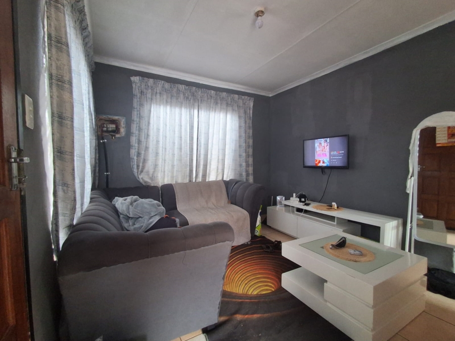 2 Bedroom Property for Sale in Lakeside Gauteng