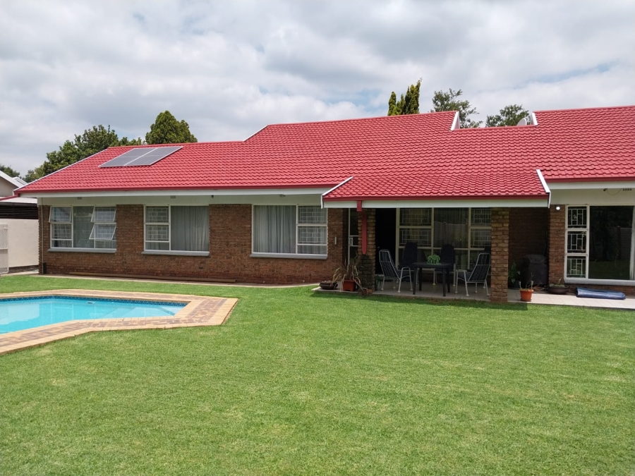 3 Bedroom Property for Sale in Vanderbijlpark SE 2 Gauteng