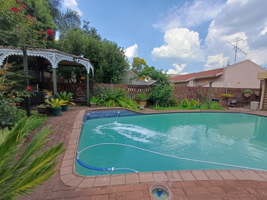 3 Bedroom Property for Sale in Vanderbijlpark Sw 2 Gauteng
