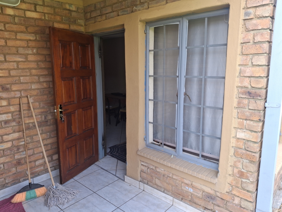 2 Bedroom Property for Sale in Windmill Park Gauteng
