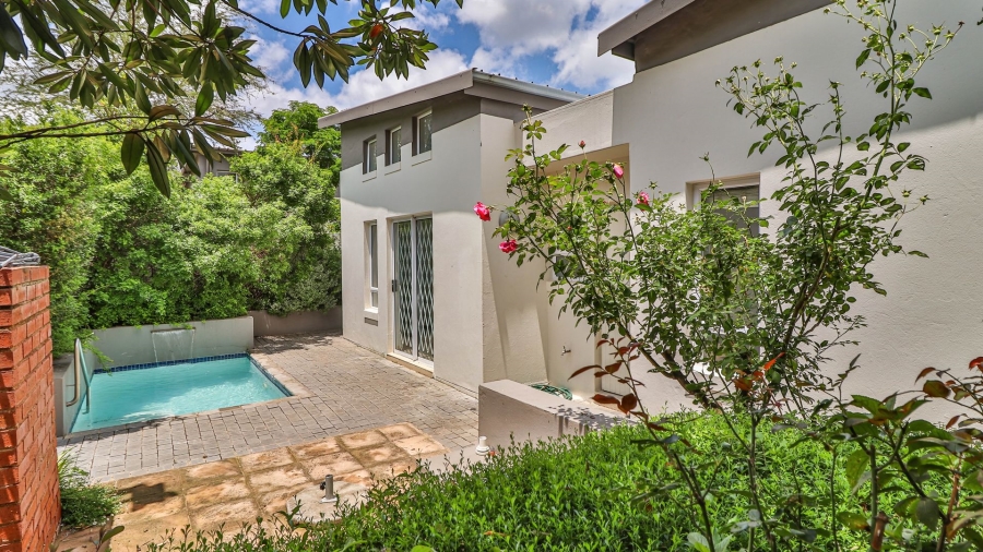 3 Bedroom Property for Sale in Broadacres Gauteng