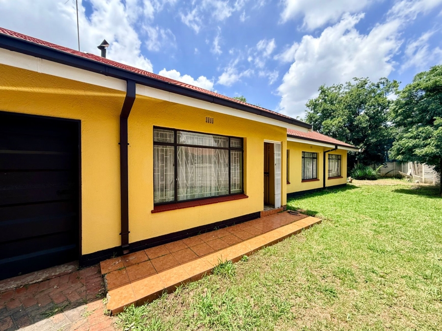 3 Bedroom Property for Sale in Unitas Park Gauteng