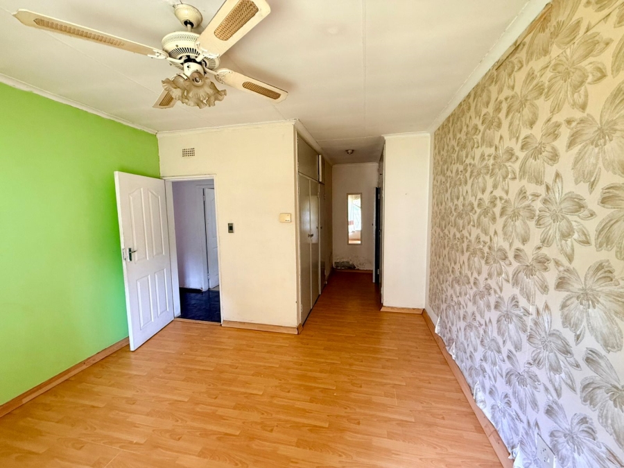 3 Bedroom Property for Sale in Unitas Park Gauteng