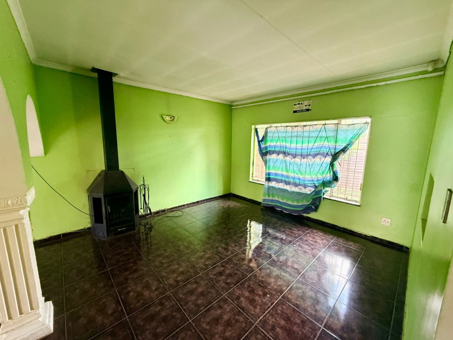 3 Bedroom Property for Sale in Unitas Park Gauteng