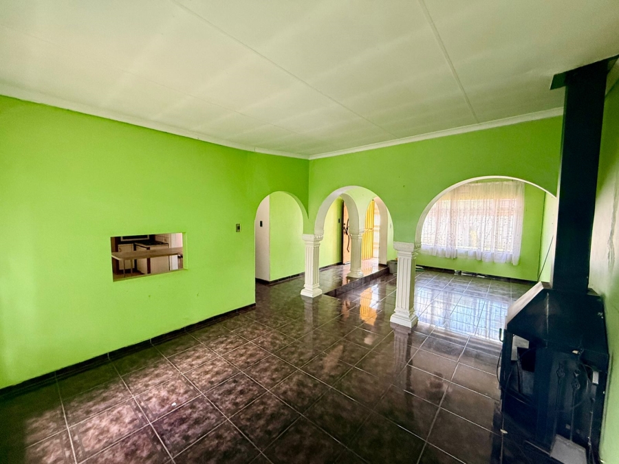 3 Bedroom Property for Sale in Unitas Park Gauteng