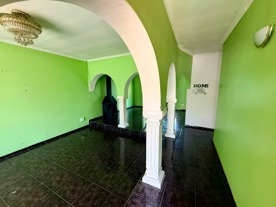 3 Bedroom Property for Sale in Unitas Park Gauteng