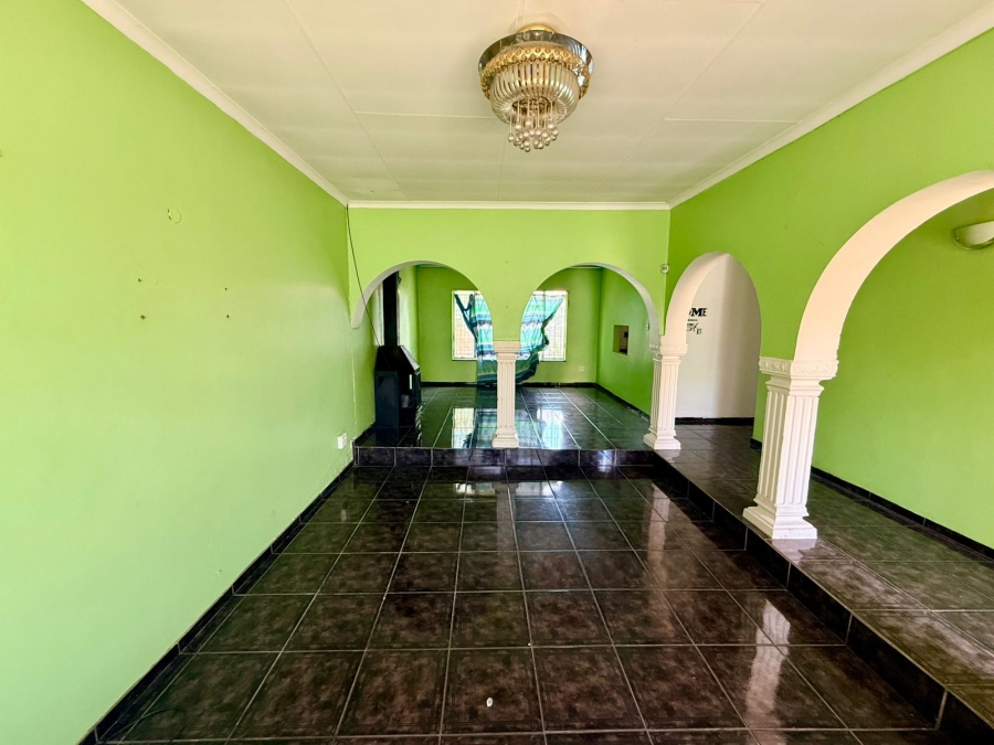 3 Bedroom Property for Sale in Unitas Park Gauteng