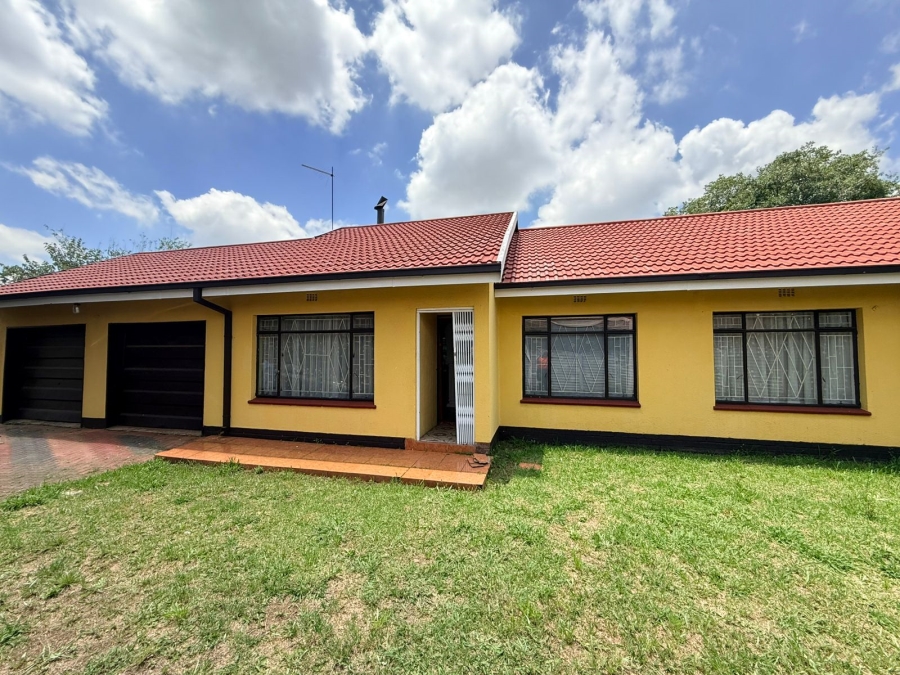 3 Bedroom Property for Sale in Unitas Park Gauteng