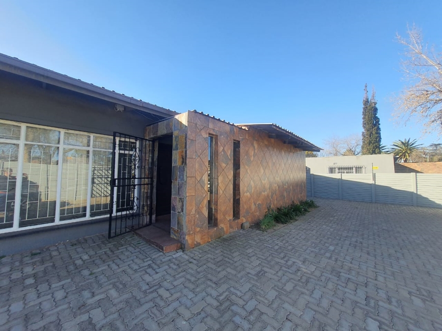 4 Bedroom Property for Sale in Vanderbijlpark SW 1 Gauteng