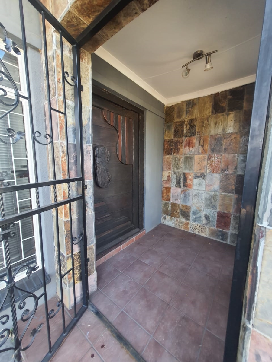 4 Bedroom Property for Sale in Vanderbijlpark SW 1 Gauteng