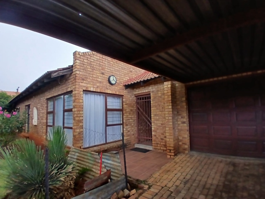 3 Bedroom Property for Sale in New State Areas Gauteng