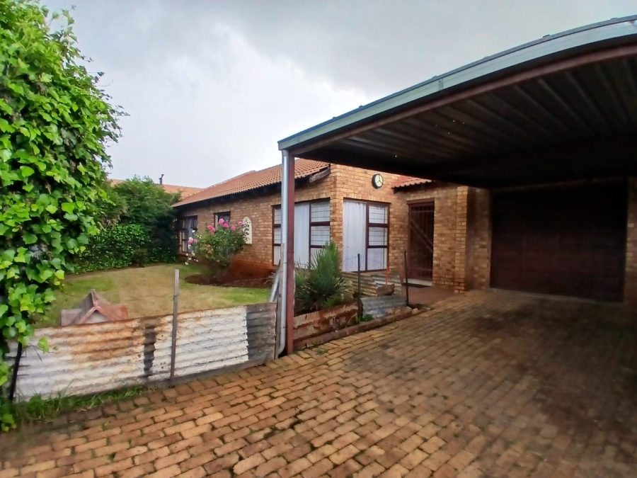 3 Bedroom Property for Sale in New State Areas Gauteng