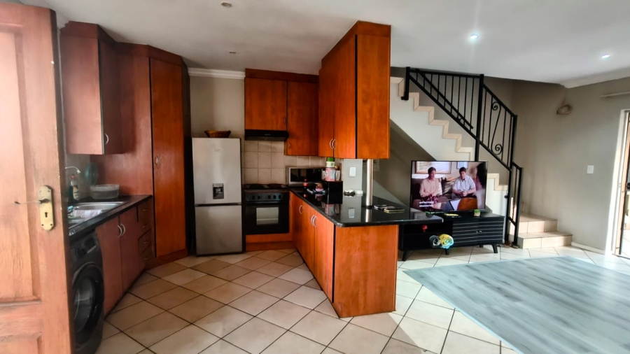 2 Bedroom Property for Sale in Annlin Gauteng